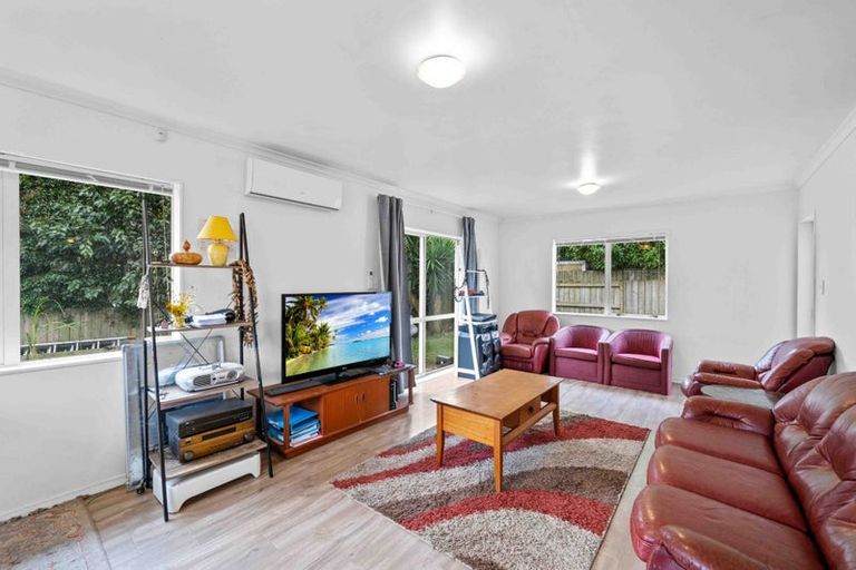 Photo of property in 10 Portrush Lane, Takanini, 2112