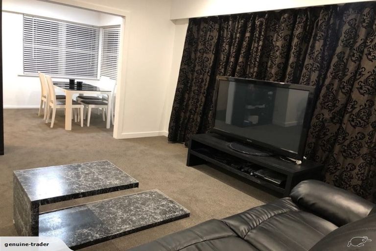 Photo of property in 3/240 Pakuranga Road, Pakuranga Heights, Auckland, 2010