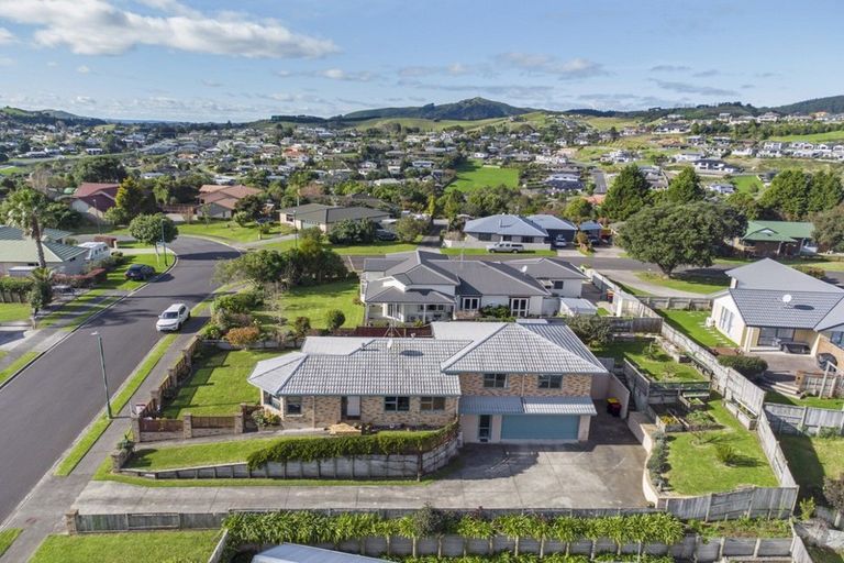 Photo of property in 6 Maddison Place, Welcome Bay, Tauranga, 3112