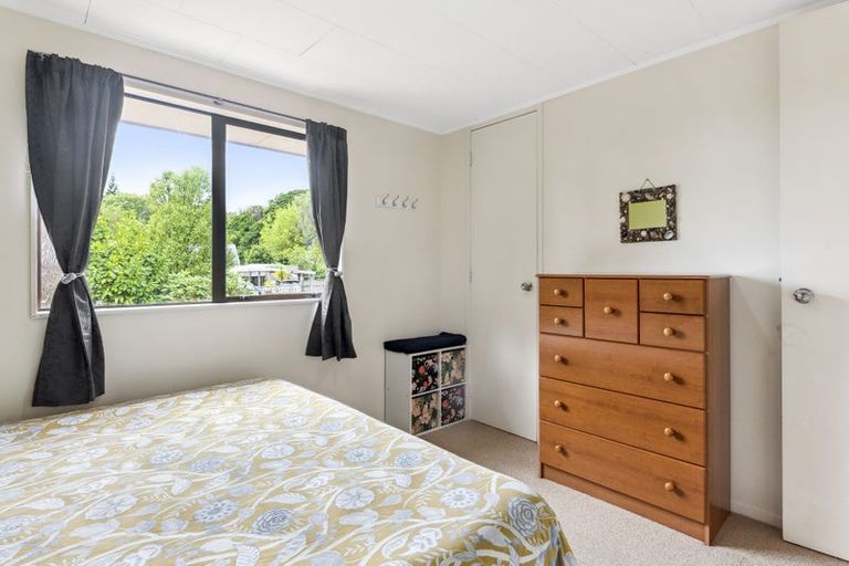 Photo of property in 25 Hookway Grove, Paraparaumu, 5032