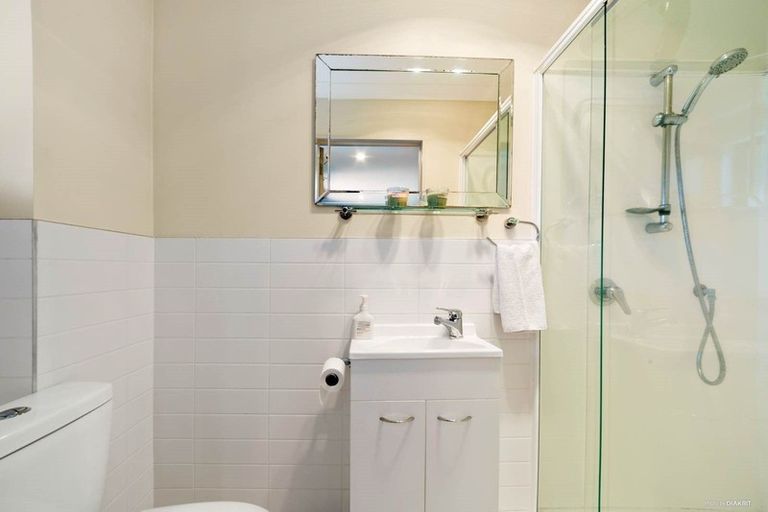 Photo of property in 57e Lancaster Road, Beach Haven, Auckland, 0626