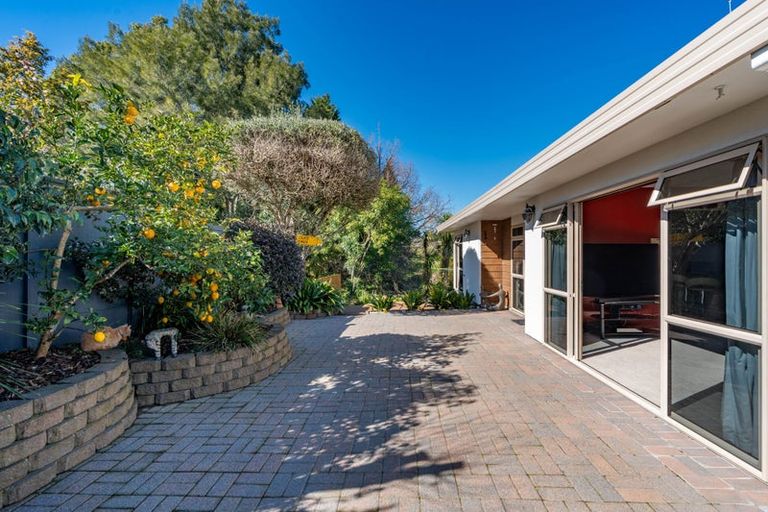 Photo of property in 28 Ranui Street, Dinsdale, Hamilton, 3204