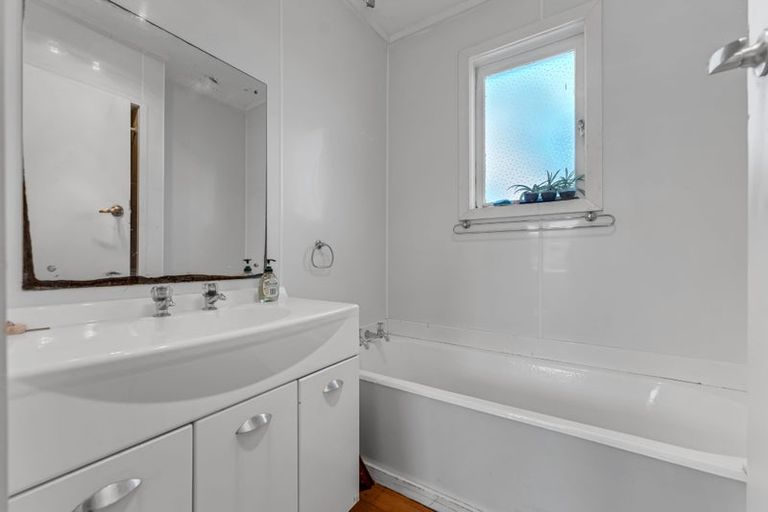 Photo of property in 22 Rosehill Drive, Rosehill, Papakura, 2113