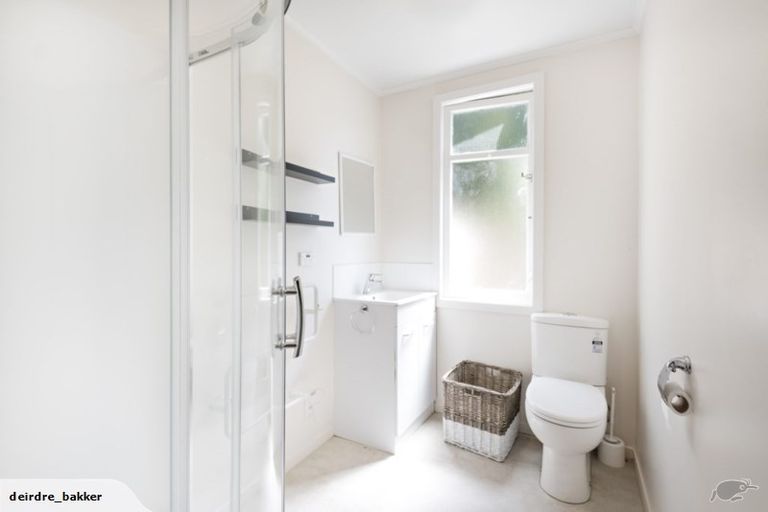 Photo of property in 2 Kopiko Way, Brooklyn, Wellington, 6021