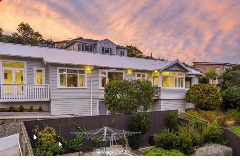 Photo of property in 102 The Parade, Island Bay, Wellington, 6023