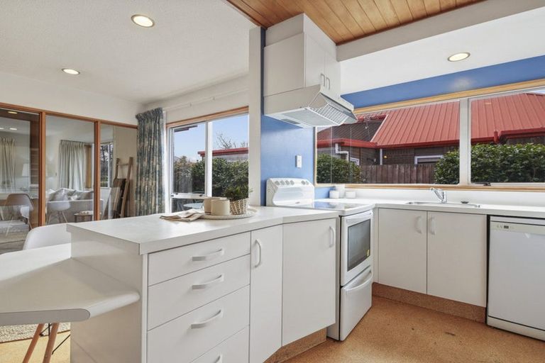 Photo of property in 1/175 Hawthornden Road, Avonhead, Christchurch, 8042