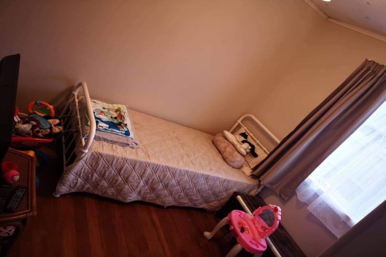 Photo of property in 7 Tatau Way, Te Atatu Peninsula, Auckland, 0610