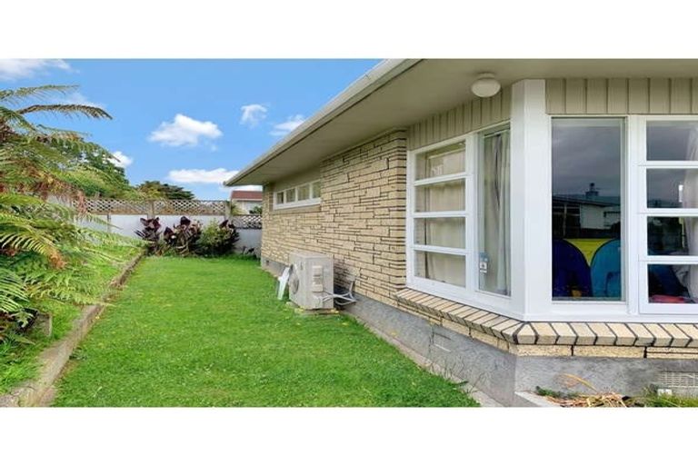 Photo of property in 17 Glen Street, Levin, 5510