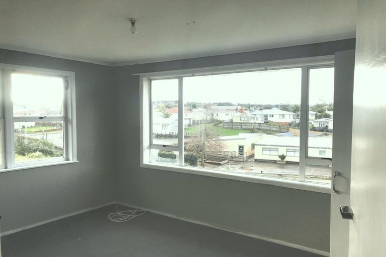 Photo of property in 83 Christmas Road, Manurewa, Auckland, 2102
