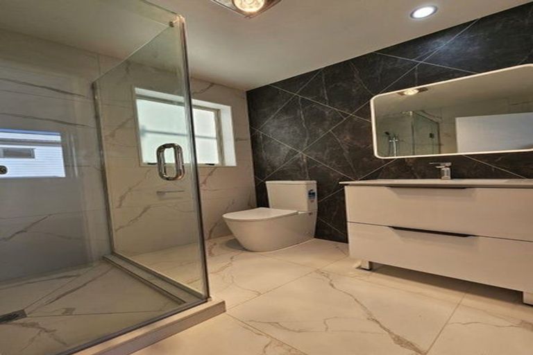 Photo of property in 12d Minaret Drive, Bucklands Beach, Auckland, 2014