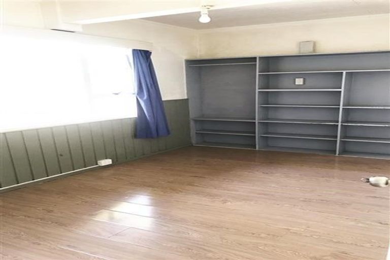 Photo of property in 11 Epping Road, Henderson, Auckland, 0610