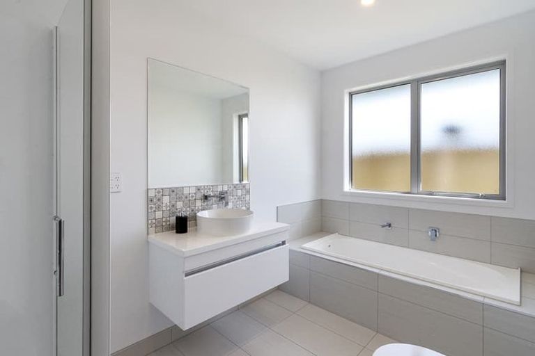 Photo of property in 4 Piripono Crescent, Pukekohe, 2120