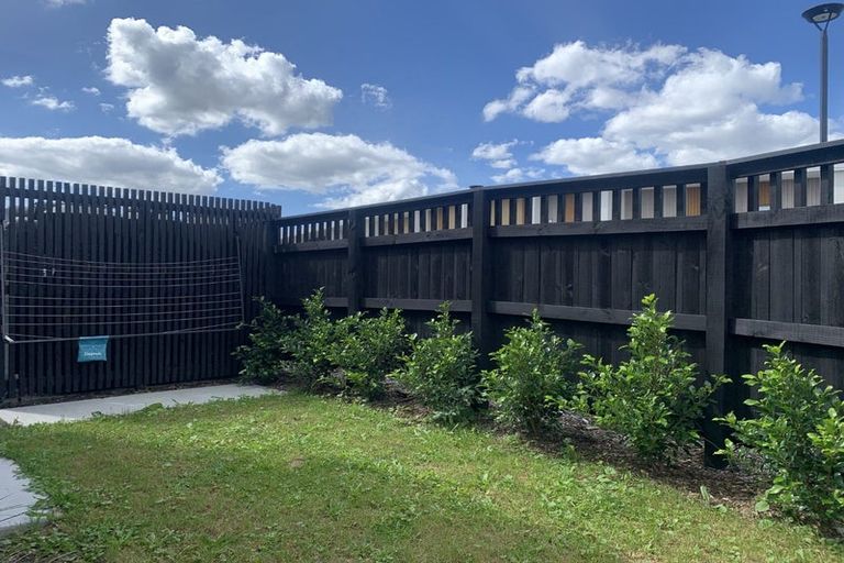 Photo of property in 70 Glidepath Road, Hobsonville, Auckland, 0616