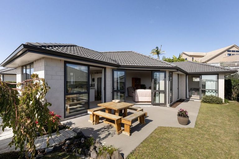 Photo of property in 11 Vista Close, Omokoroa, 3114