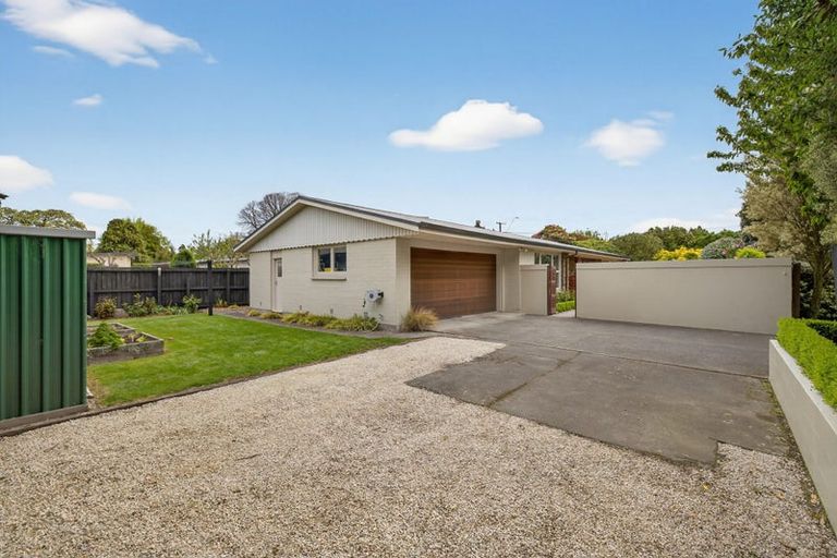 Photo of property in 194 Racecourse Road, Sockburn, Christchurch, 8042