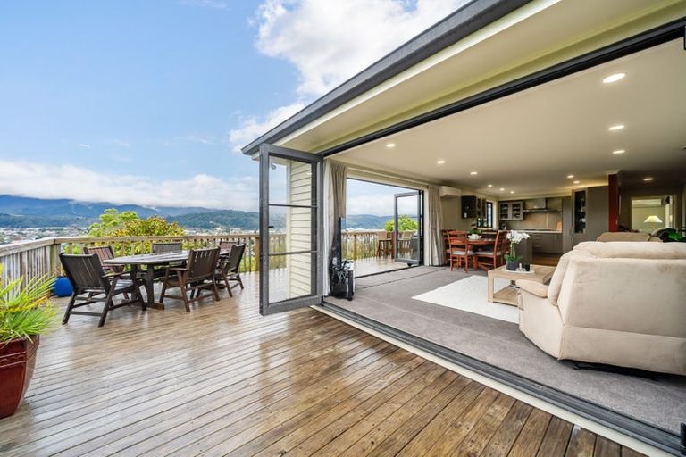Photo of property in 9 Colin Guppy Crescent, Riverstone Terraces, Upper Hutt, 5018