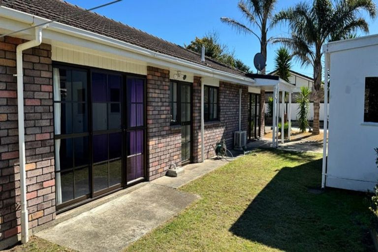 Photo of property in 56 Gray Avenue, Paraparaumu Beach, Paraparaumu, 5032