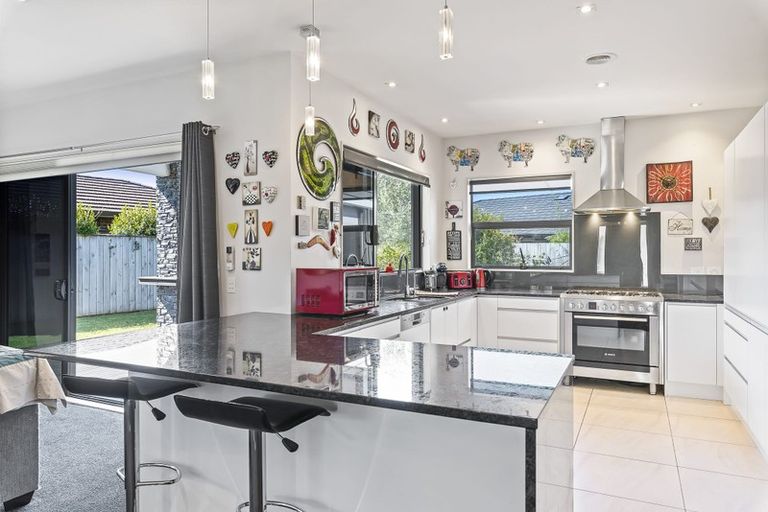 Photo of property in 69 Kotuku Drive, Paraparaumu Beach, Paraparaumu, 5032