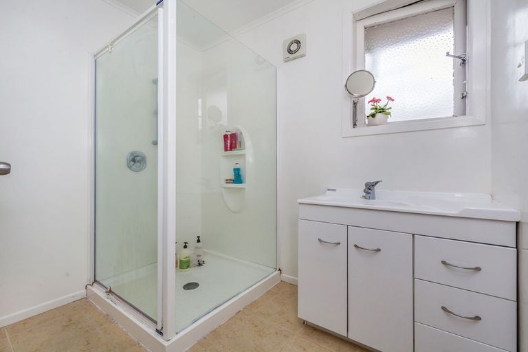 Photo of property in 29 Strid Road, Te Atatu South, Auckland, 0610