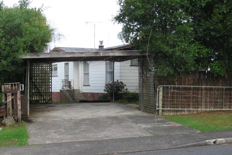 Photo of property in 64 Fitzwater Place, Henderson, Auckland, 0612