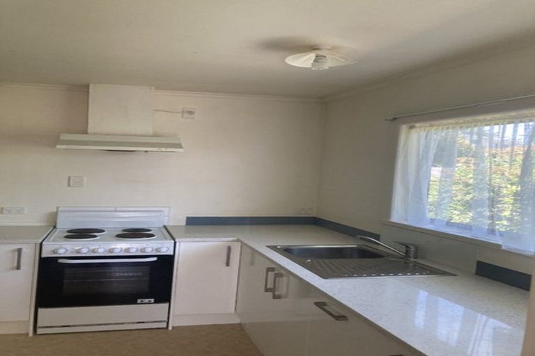 Photo of property in 936 East Coast Road, Northcross, Auckland, 0630