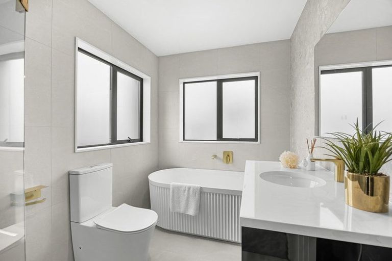Photo of property in 39 Park Green Avenue, Rosehill, Papakura, 2113