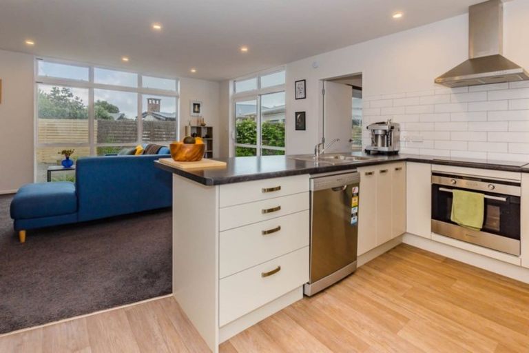 Photo of property in 5a Sharda Grove, Paraparaumu Beach, Paraparaumu, 5032