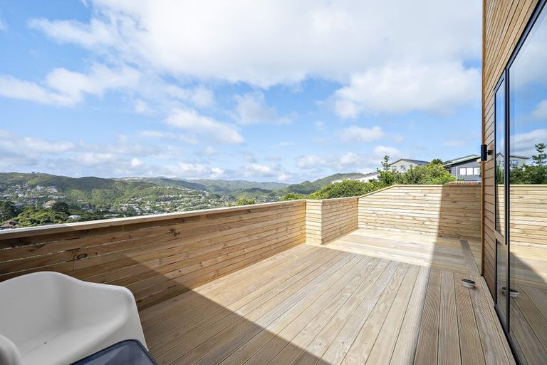 Photo of property in 28 Cathie Place, Karori, Wellington, 6012