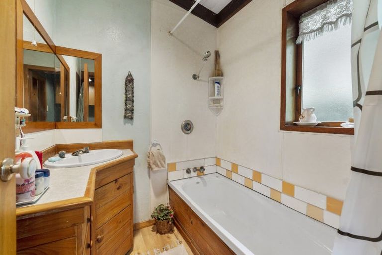 Photo of property in 298 Moores Valley Road, Wainuiomata, 5373