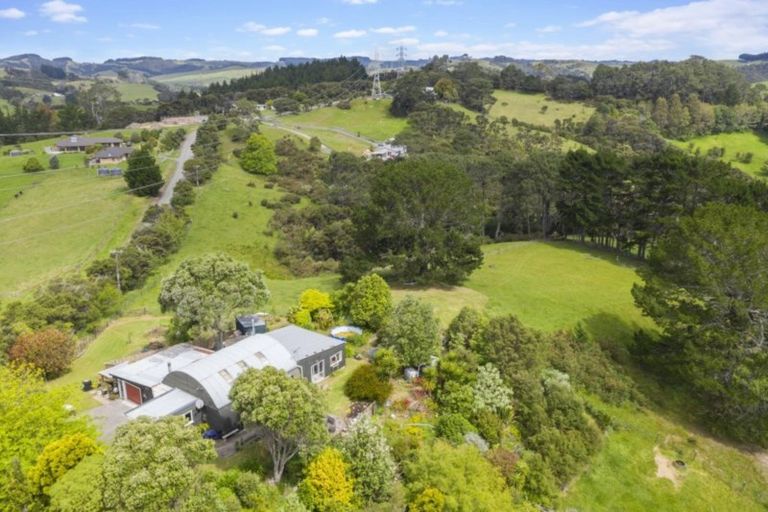 Photo of property in 58 Sheffield Road, Helensville, 0875
