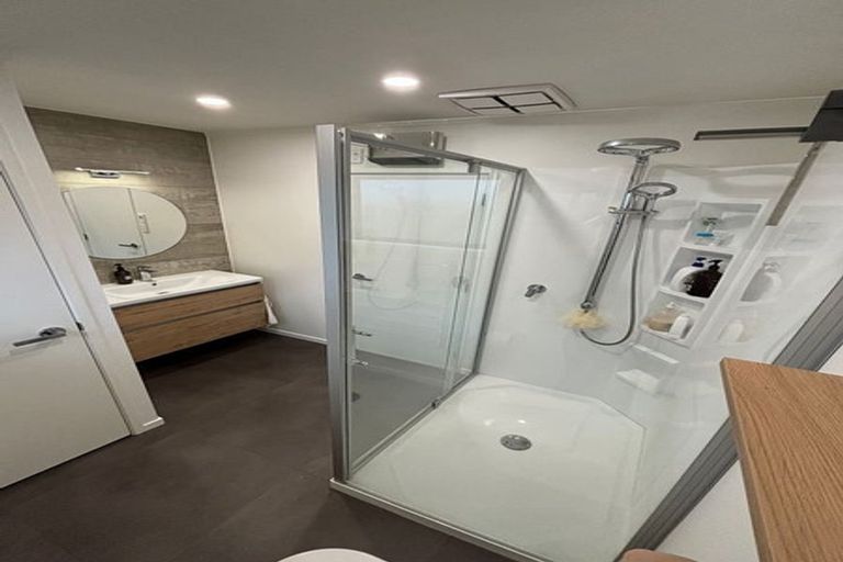 Photo of property in 1/5 Strid Road, Te Atatu South, Auckland, 0610