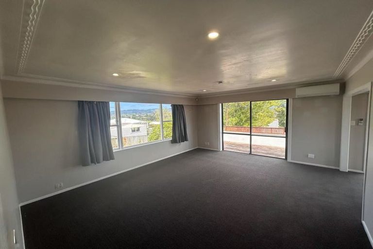 Photo of property in 33 School Road, Te Atatu South, Auckland, 0610