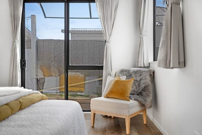 Photo of property in 74a Walworth Avenue, Pakuranga Heights, Auckland, 2010