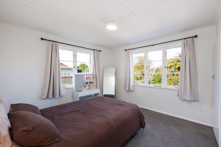 Photo of property in 1 Salisbury Avenue, Terrace End, Palmerston North, 4410