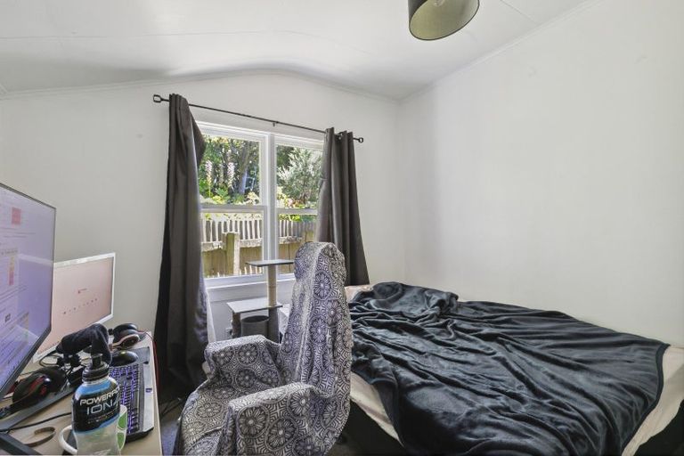 Photo of property in 66 Kelburn Parade, Kelburn, Wellington, 6012