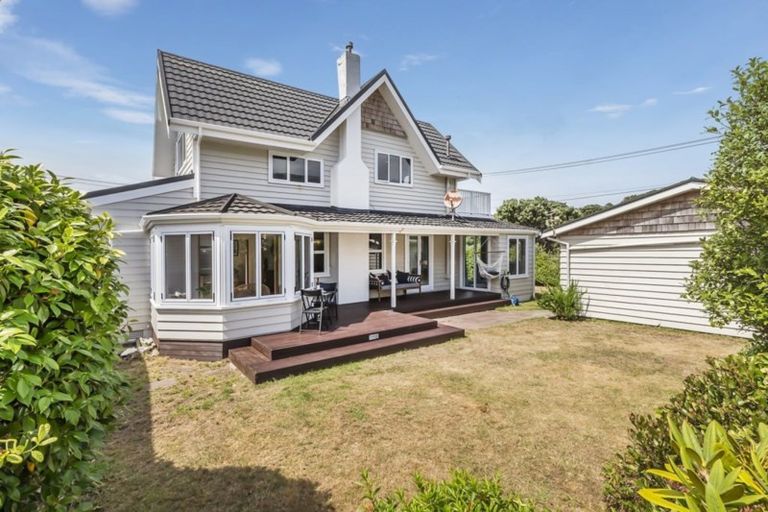 Photo of property in 18 Hector Street, Seatoun, Wellington, 6022