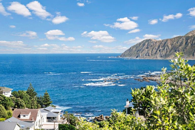 Photo of property in 153 Severn Street, Island Bay, Wellington, 6023