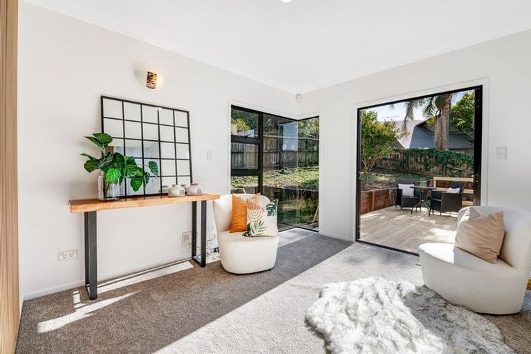 Photo of property in 29 Tenbless Court, Unsworth Heights, Auckland, 0632