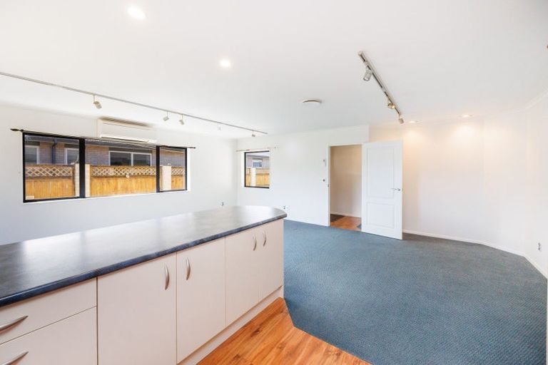 Photo of property in 31-33 Oak Crescent, Ashhurst, 4810