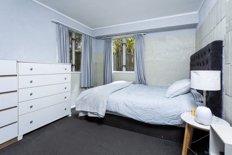 Photo of property in 8 Athena Drive, Totara Vale, Auckland, 0629