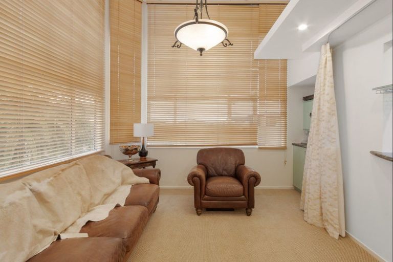 Photo of property in 14 Charles Street, Westshore, Napier, 4110