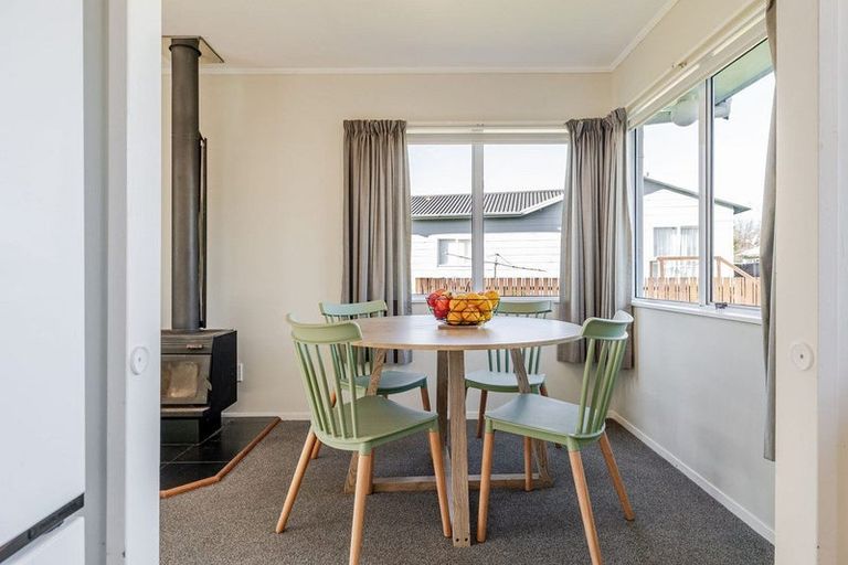 Photo of property in 105 Hillcrest Drive, Kelvin Grove, Palmerston North, 4414