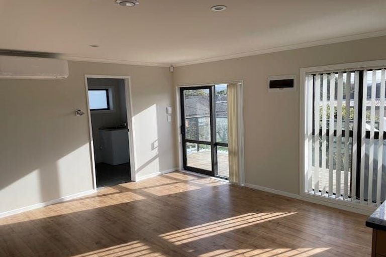 Photo of property in 3 Edwards Avenue, Henderson, Auckland, 0610