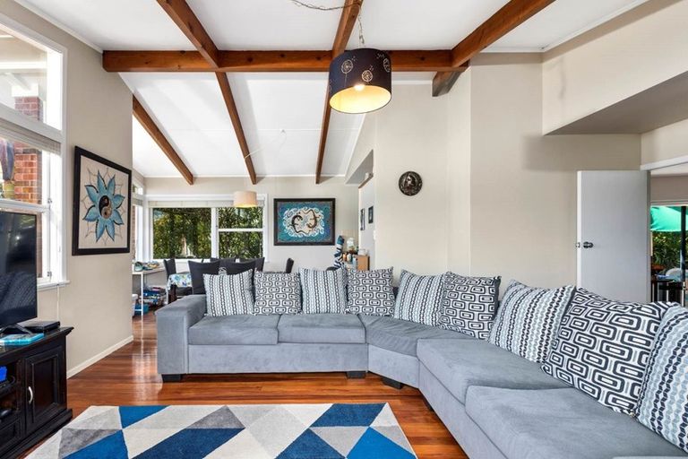 Photo of property in 20 Holt Avenue, Torbay, Auckland, 0630