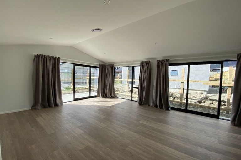 Photo of property in 21 Cheviot Street, Jacks Point, 9371