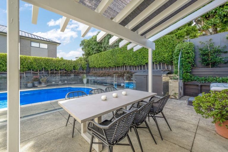 Photo of property in 53 Manor Park, Sunnyhills, Auckland, 2010