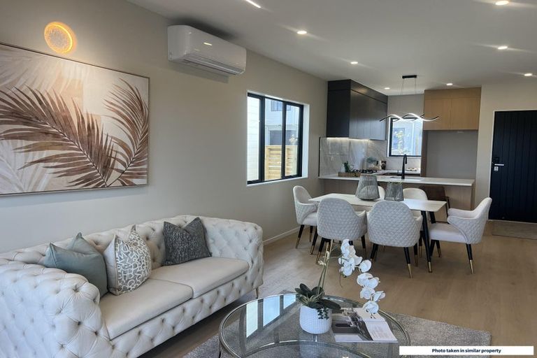 Photo of property in 11 Octans Road, Westgate, 0814