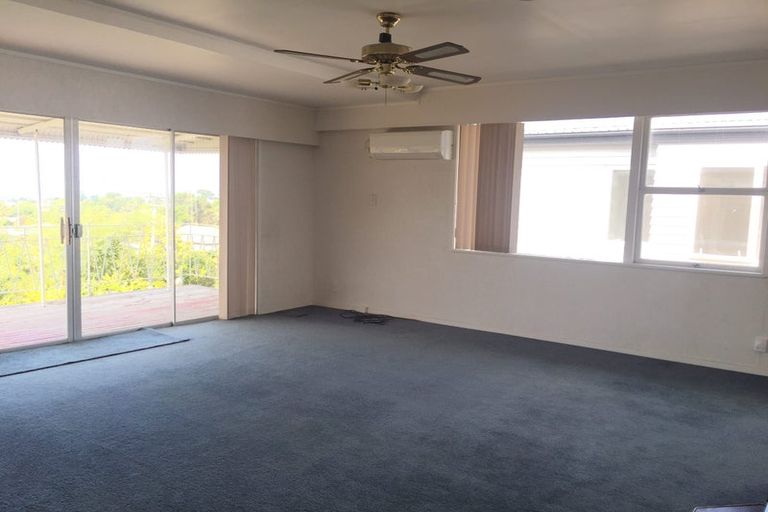 Photo of property in 15 Hauraki Crescent, Pinehill, Auckland, 0632