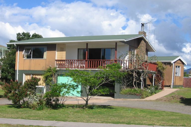 Photo of property in 707 Ocean Road, Whangamata, 3620