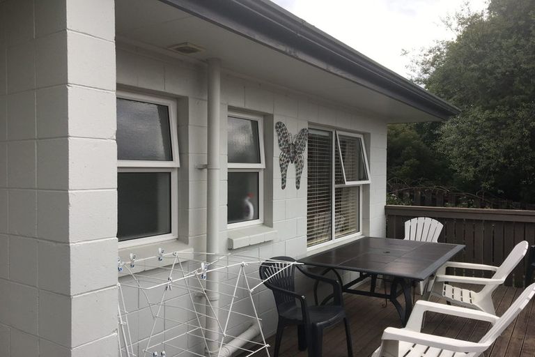 Photo of property in 34 Butterworth Drive, Glendene, Auckland, 0602